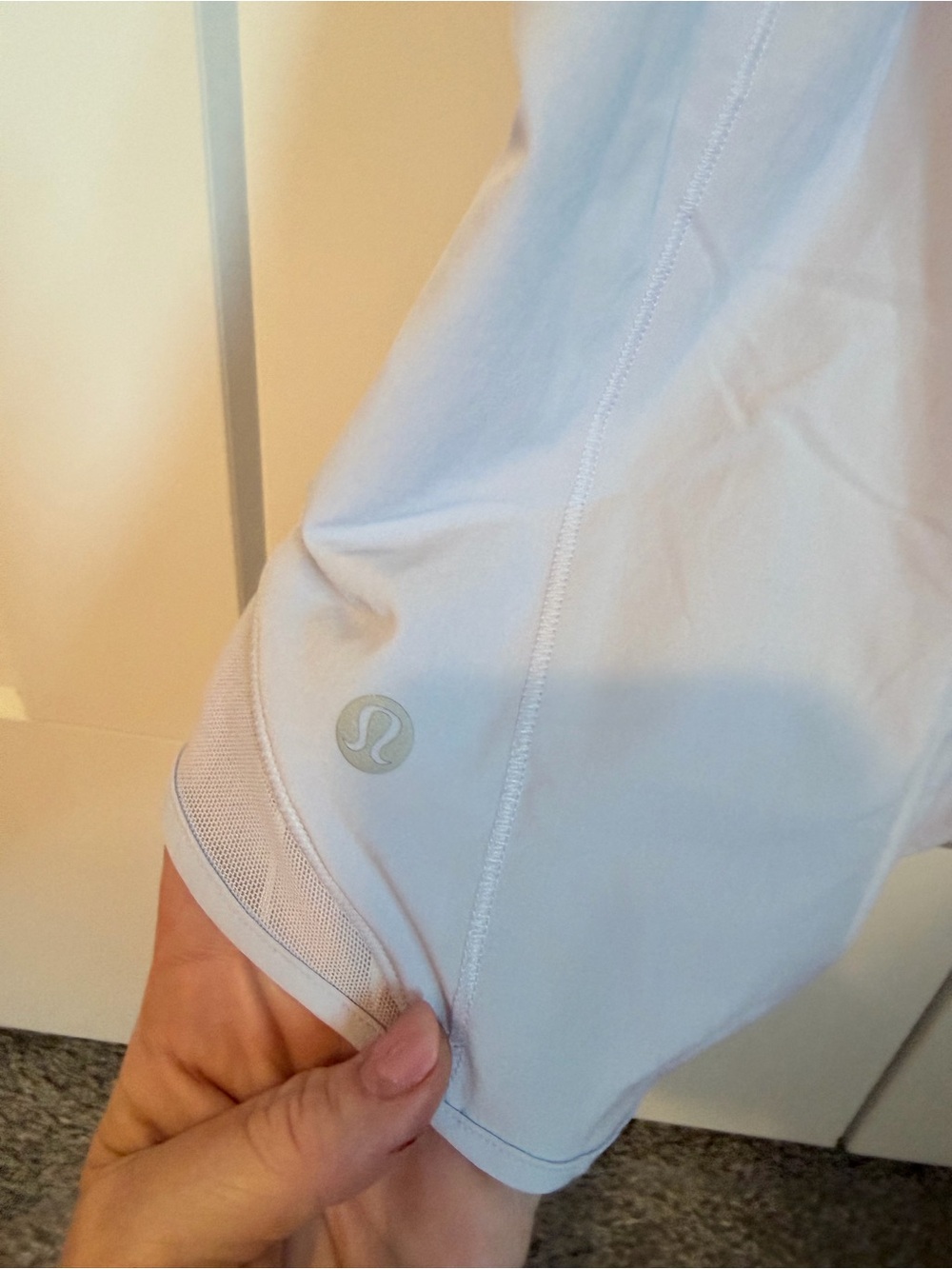 NWT lululemon athletica Hotty Hot Shorts 4” Serene Blue (size 6) - Picture 7 of 7